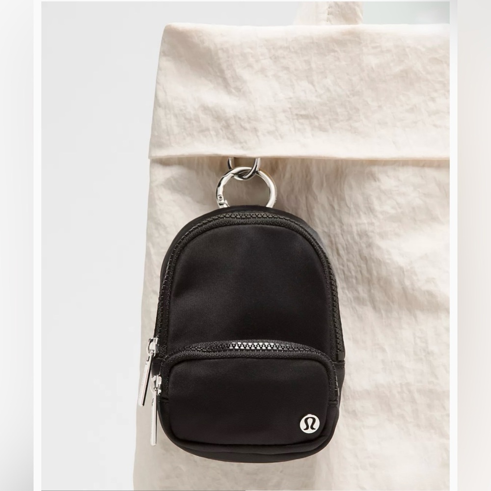 lululemon Mini Everywhere Backpack Black Nano Clippable NWT - Picture 2 of 9